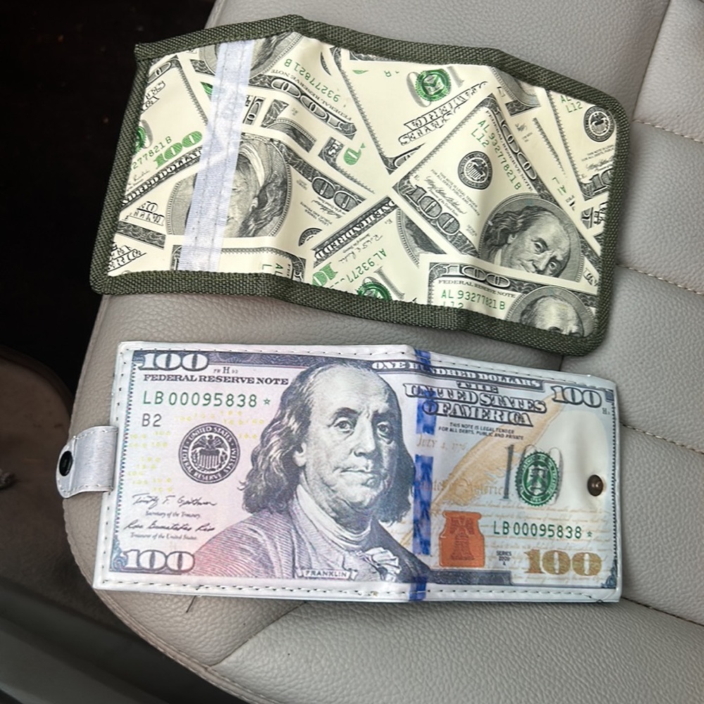 2 wallets $$$$ - Picture 2 of 5